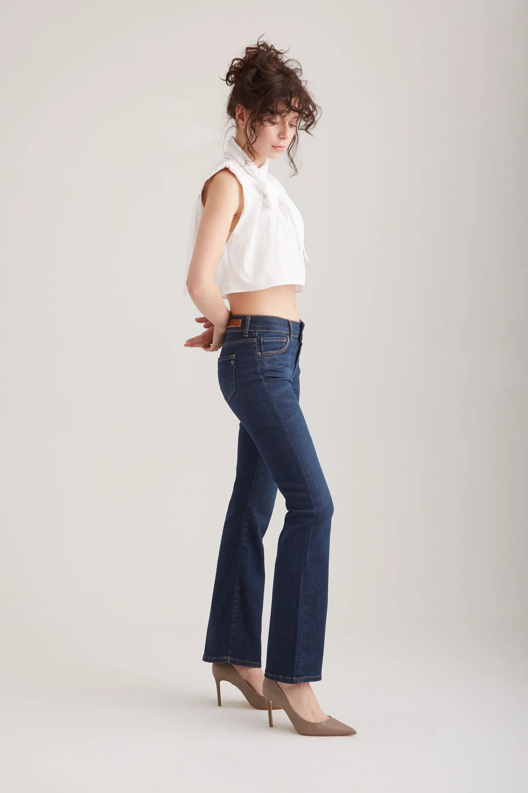 Laura - Mid Waist Flare Jeans - Dark Blue Vintage