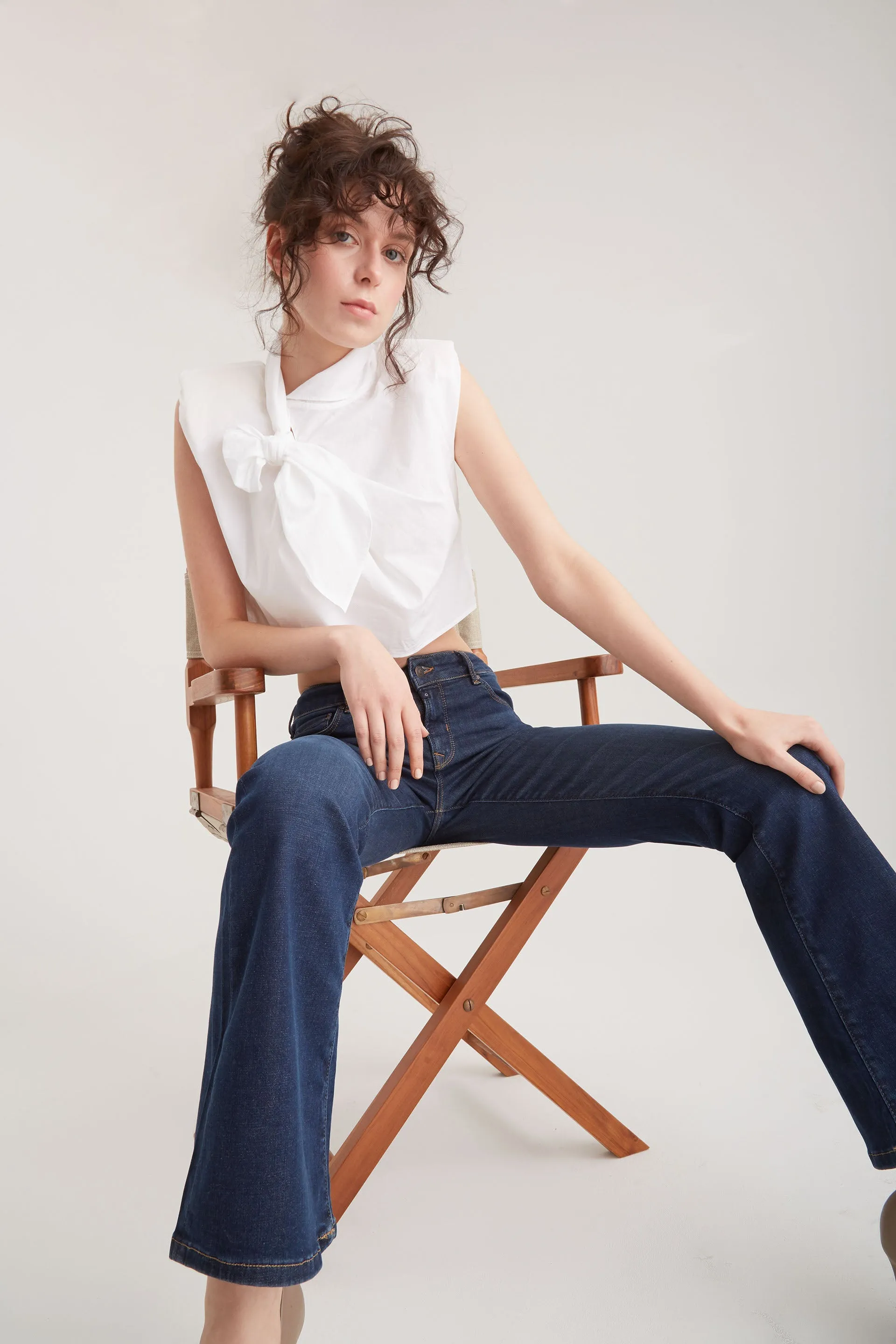Laura - Mid Waist Flare Jeans - Dark Blue Vintage