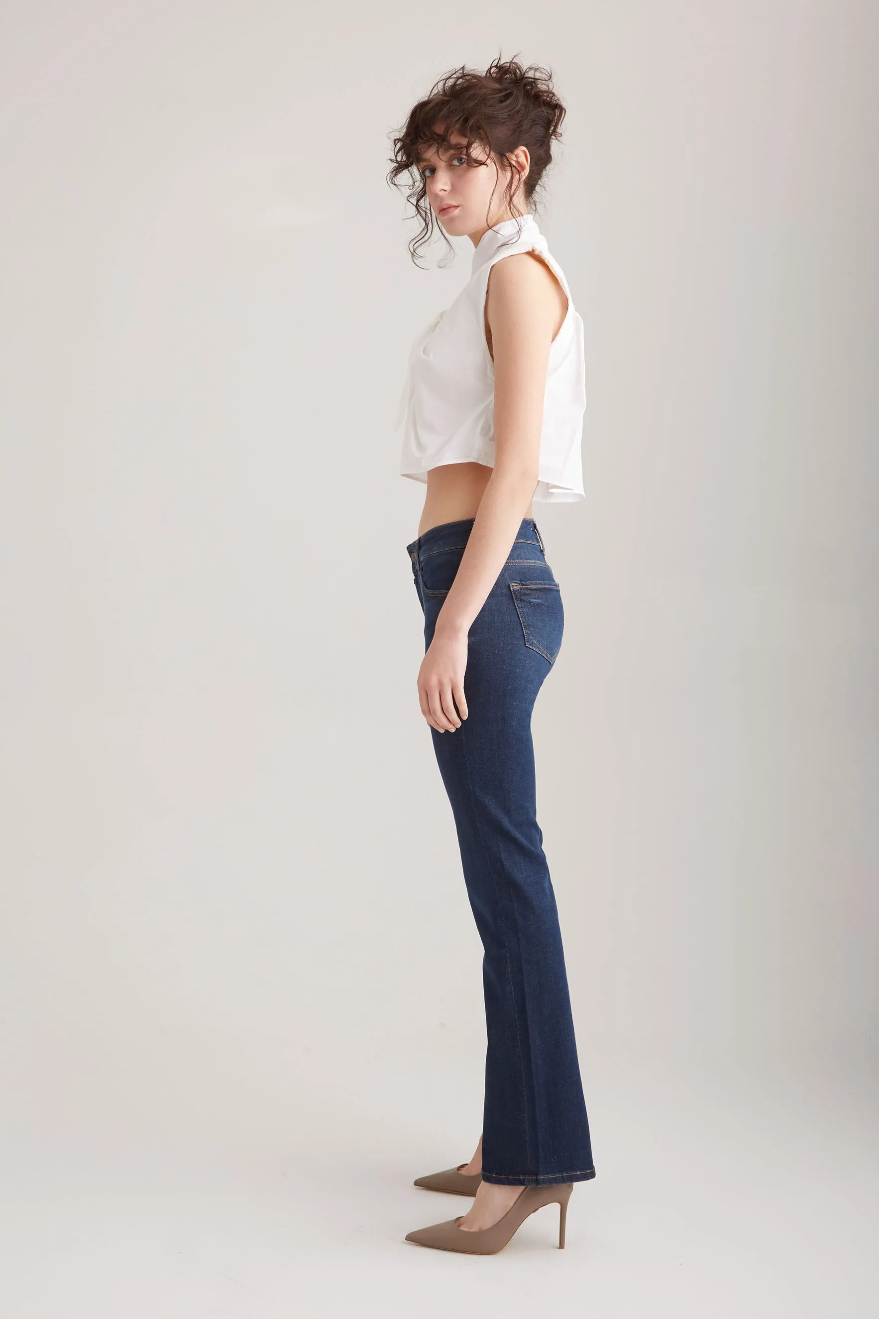 Laura - Mid Waist Flare Jeans - Dark Blue Vintage