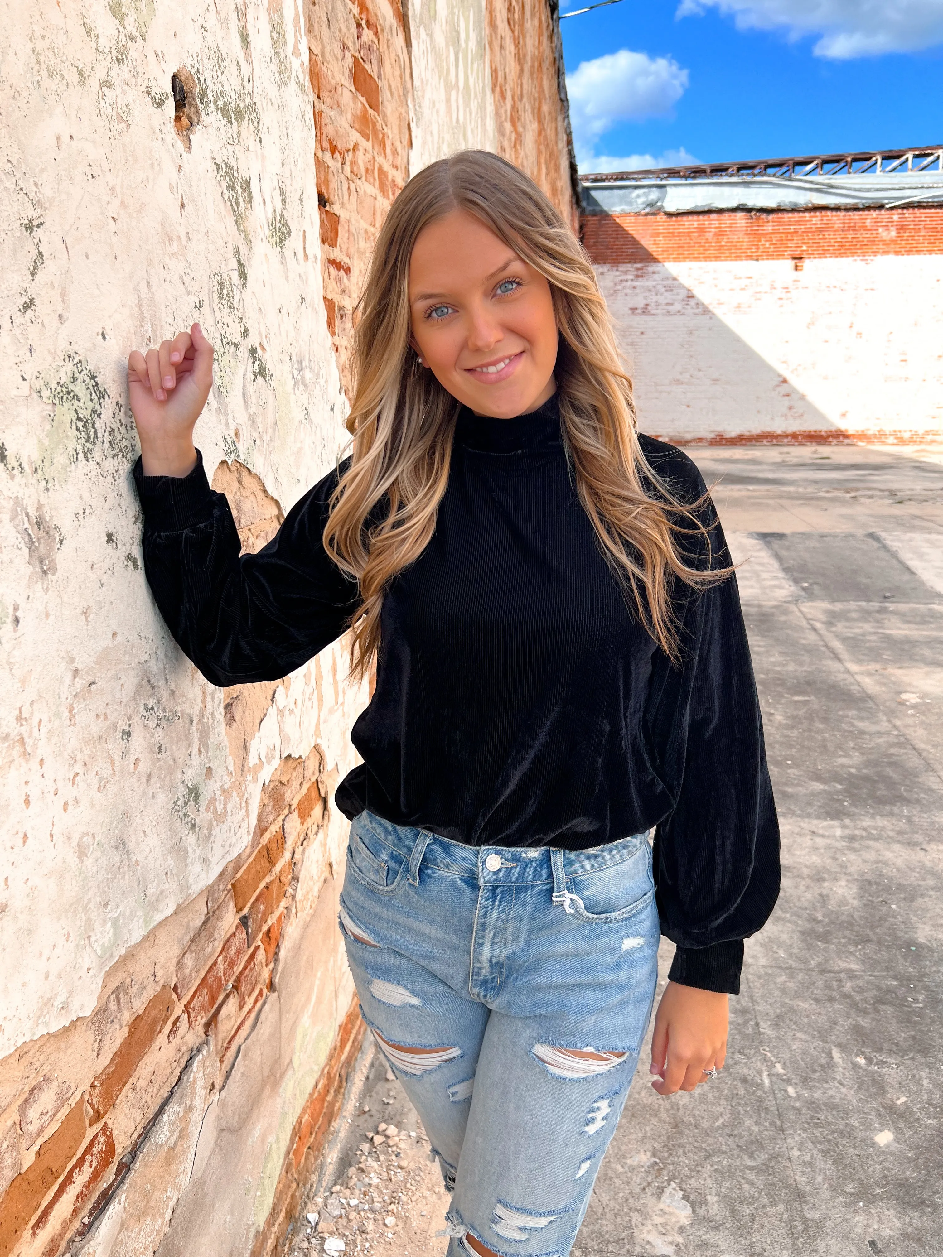 Zaeli Velvet Turtleneck Black