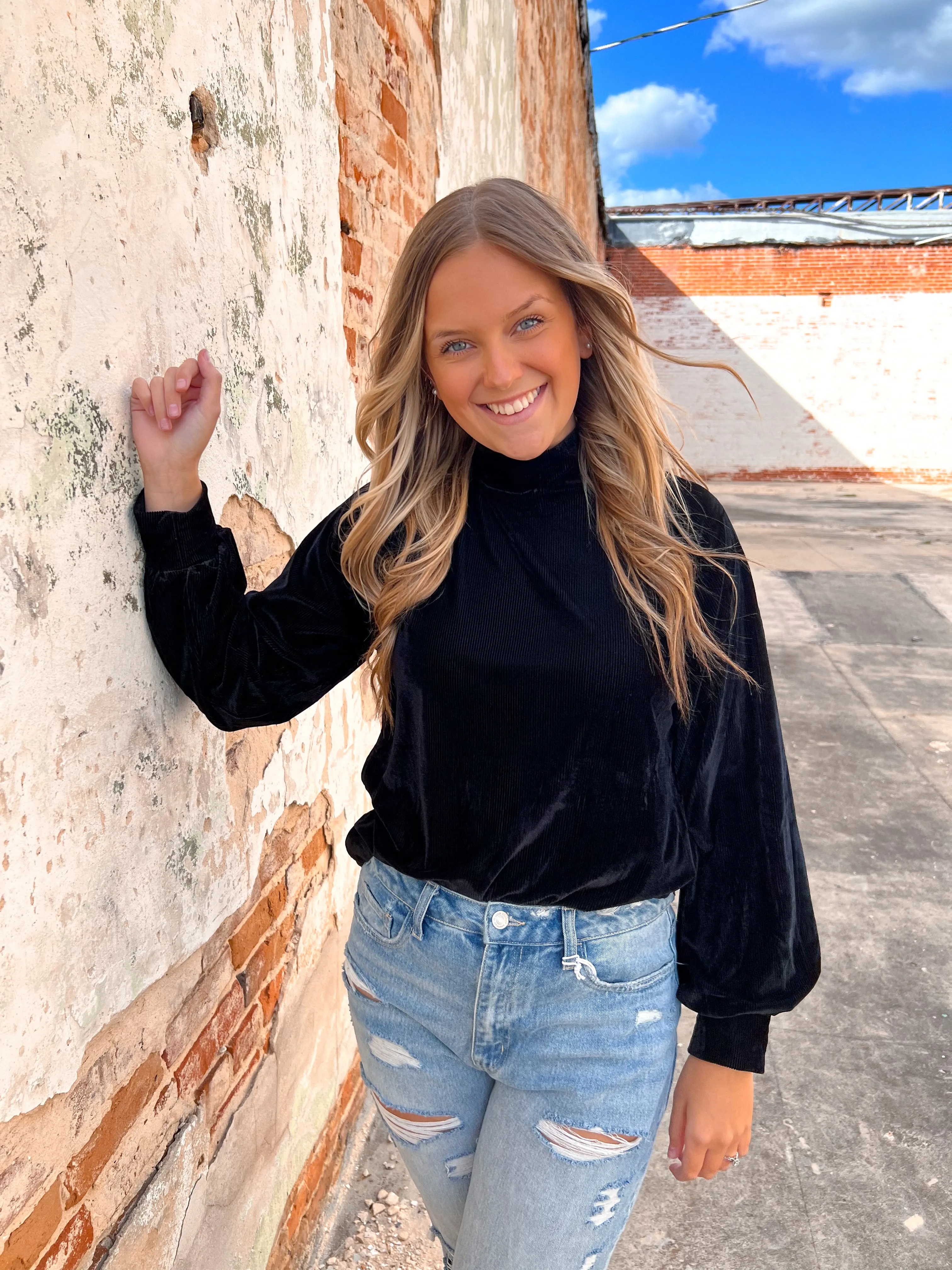 Zaeli Velvet Turtleneck Black